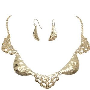 Gold Filigree Scalloped Necklace Earrings Set